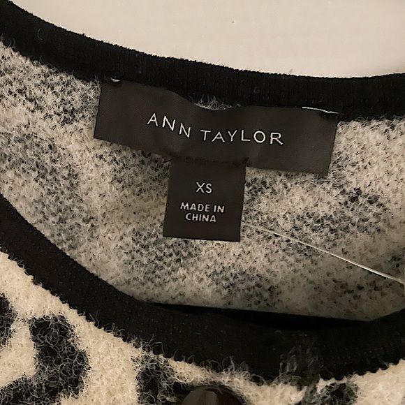 Ann Taylor Women’s Leopard Print Blazer - Picture 5 of 7